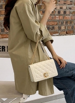 Large shoulder bag Versatile messenger bag 珍珠白 